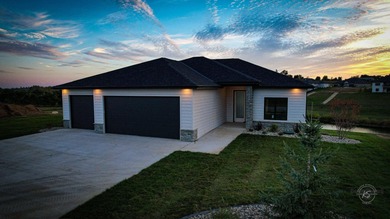 (private lake, pond, creek) Home For Sale in Sioux City Iowa