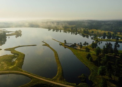 This 484+/- acre turnkey estate in Jones County is a rare find - photo 3