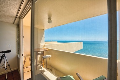 Enjoy ocean and Hilo Bay views from this oceanfront, corner unit - photo 9