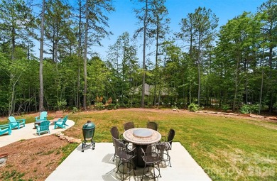 Custom home in a gated community, offering access to lake - photo 33