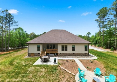 Custom home in a gated community, offering access to lake - photo 37