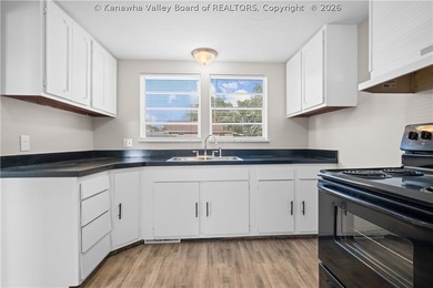 TWO FOR ONE! Check out these two homes totaling 5 bedrooms and 3 - photo 37