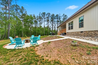 Custom home in a gated community, offering access to lake - photo 38
