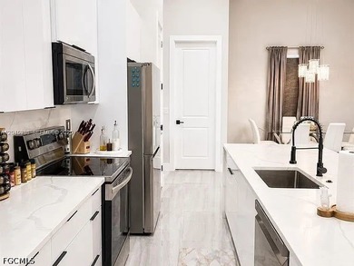 Welcome to a home that truly feels brand new! This beautifully - photo 6