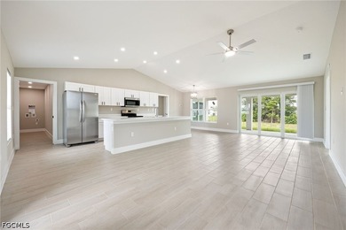 This brand new construction house is ready for you to make it a - photo 3