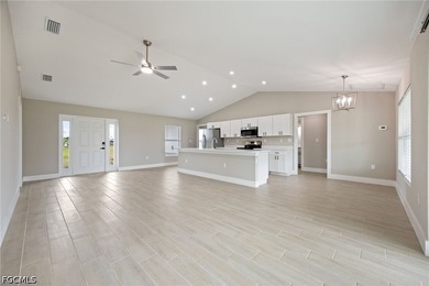 This brand new construction house is ready for you to make it a - photo 8