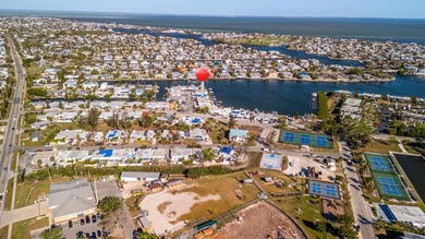 HUGE PRICE REDUCTION - now under $600K! NEW ROOF! Investor - photo 8