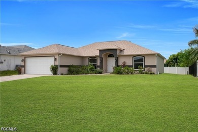 Ready to move into this beautiful 2006 home with 1,837 square - photo 3