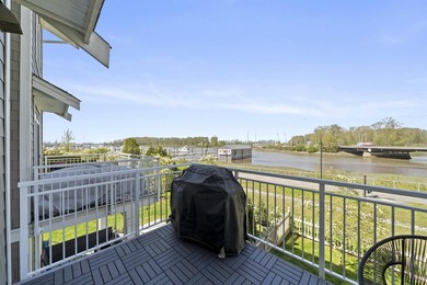 WATERFRONT 3 bed/2.5 bath townhome in Polygon's Beaufort Landing - photo 1
