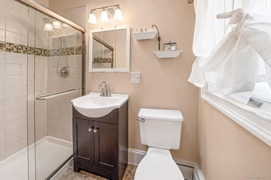 Beautifully maintained ranch built in 1992, offering comfort - photo 18