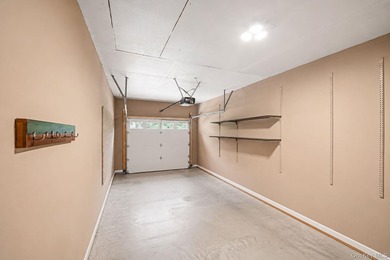 Beautifully maintained ranch built in 1992, offering comfort - photo 21