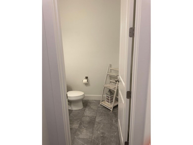 Beautiful Semi Custom Home, only floor plan in the neighborhood - photo 23