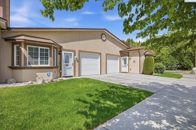 MLS# 292991 Beautifully maintained one-story townhome featuring - photo 26