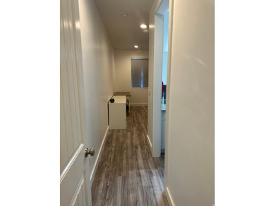 Beautiful Semi Custom Home, only floor plan in the neighborhood - photo 26