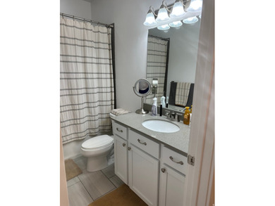 Beautiful Semi Custom Home, only floor plan in the neighborhood - photo 36