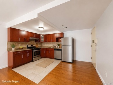 Welcome to this bright and well-maintained south-facing - photo 6