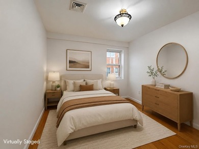 Welcome to this bright and well-maintained south-facing - photo 10
