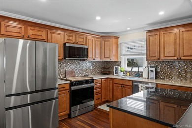HOUSTON, WE HAVE A PROBLEM... THIS OPEN HOUSE IS ABOUT TO BE - photo 10