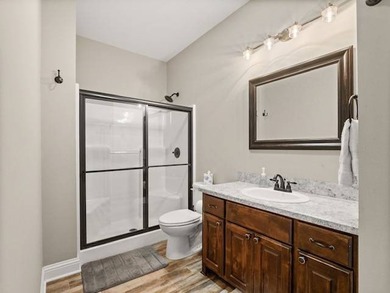 Lake Living at Its Finest! Discover this stunning 4-bedroom - photo 18