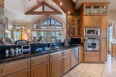This luxurious 5,847 square-foot mountain and executive retreat - photo 20