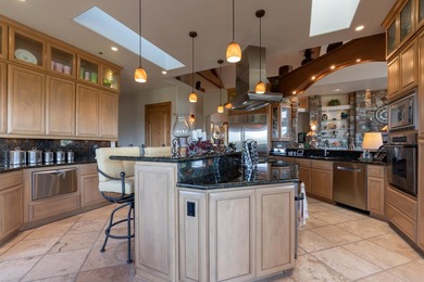 This luxurious 5,847 square-foot mountain and executive retreat - photo 22