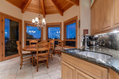 This luxurious 5,847 square-foot mountain and executive retreat - photo 24