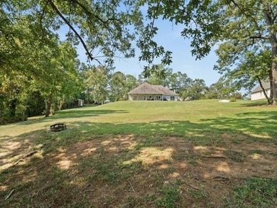 Lake Living at Its Finest! Discover this stunning 4-bedroom - photo 24