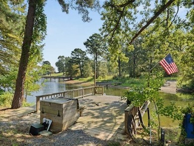 Lake Living at Its Finest! Discover this stunning 4-bedroom - photo 26