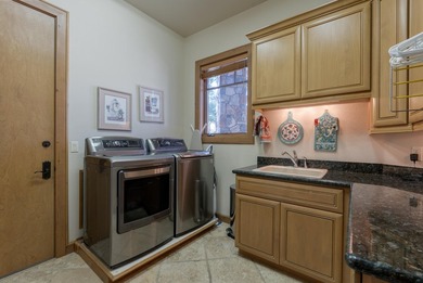 This luxurious 5,847 square-foot mountain and executive retreat - photo 36