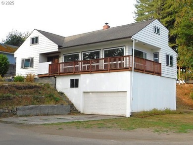 Nehalem River Home For Sale in Vernonia Oregon