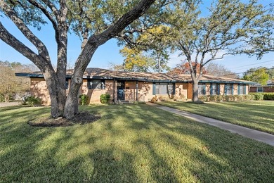 Lake Waco Home For Sale in Waco Texas