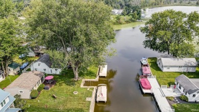 Hackenberg Lake Home For Sale in Wolcottville Indiana