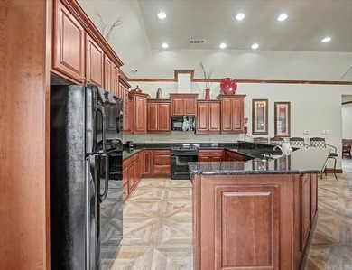 Move Right In & Start Enjoying low-maintenance living in this - photo 32
