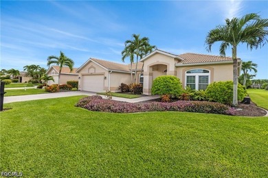 Stunning lakefront pool home in the remarkable gated community - photo 2