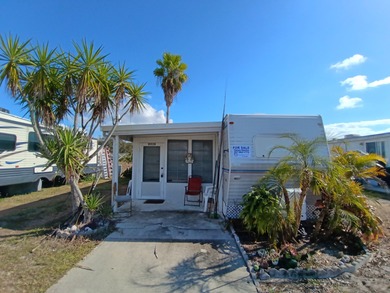 Lake Okeechobee Home For Sale in Okeechohbee Florida