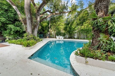 Experience a modern South Coconut Grove residence that perfectly - photo 12