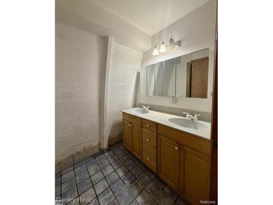 Unique home with tons of potential for really cool - photo 13