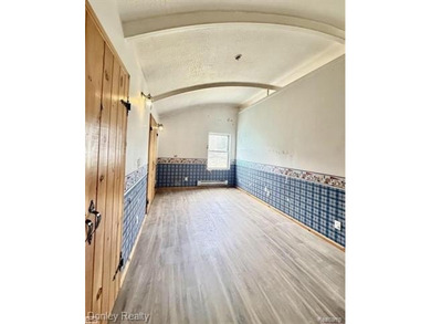 Unique home with tons of potential for really cool - photo 15