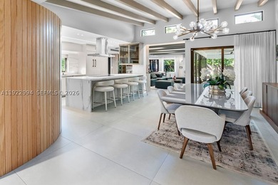 Experience a modern South Coconut Grove residence that perfectly - photo 18