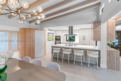 Experience a modern South Coconut Grove residence that perfectly - photo 20