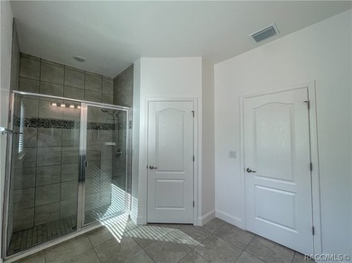 Move-in ready and situated on a desirable corner double lot - photo 20