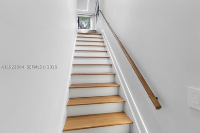 Experience a modern South Coconut Grove residence that perfectly - photo 33