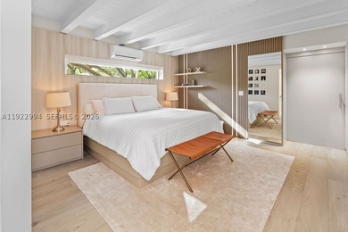 Experience a modern South Coconut Grove residence that perfectly - photo 34