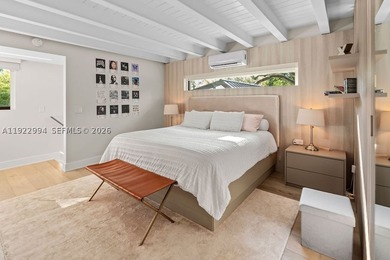 Experience a modern South Coconut Grove residence that perfectly - photo 35