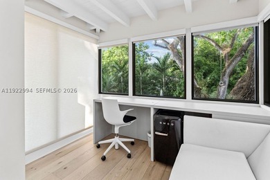 Experience a modern South Coconut Grove residence that perfectly - photo 39