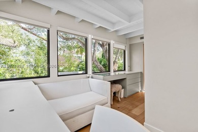 Experience a modern South Coconut Grove residence that perfectly - photo 40