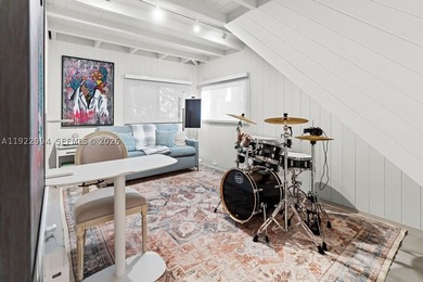 Experience a modern South Coconut Grove residence that perfectly - photo 49