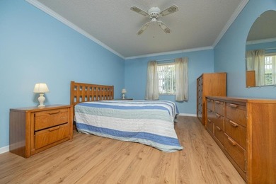 Welcome to this beautifully maintained family home offering - photo 29