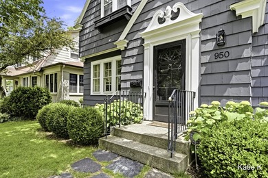 Offers reviewed - Monday, 6/22 at 12PM. Welcome to 950 Orchard - photo 3