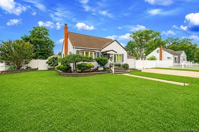 Welcome to this beautifully maintained Expanded Cape nestled in - photo 3
